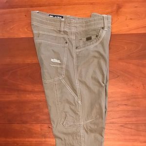 Kuhl Revolver Lean Pants 32 x 30 khaki
